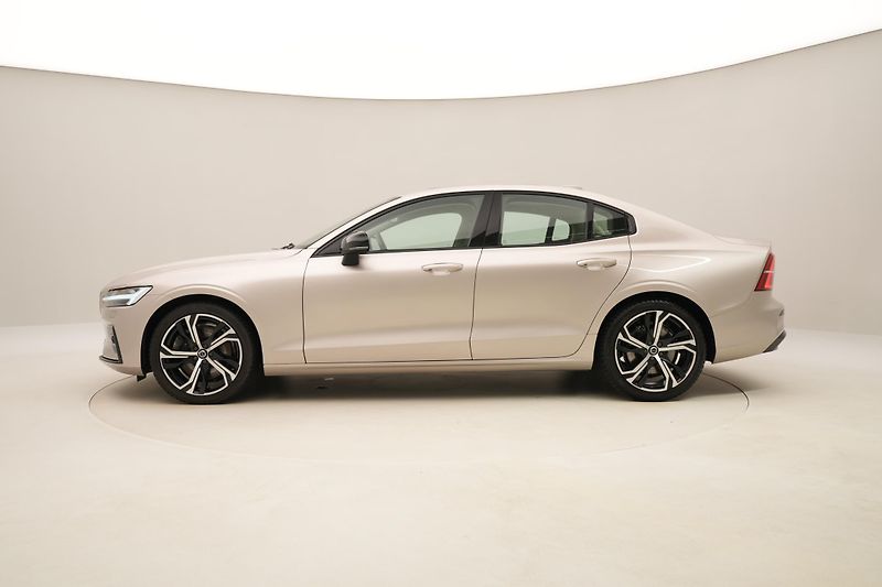Volvo S60 B5 AWD DARK ULTIMATE REZERVACE - fotka 9 z 57