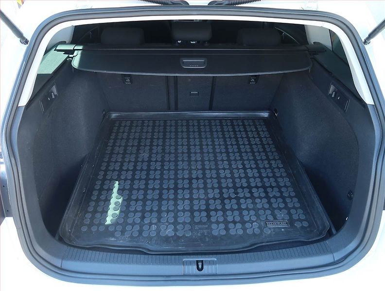 Volkswagen Golf (2014) 1.6 TDI, Navi, Tempomat - fotka 14 z 23