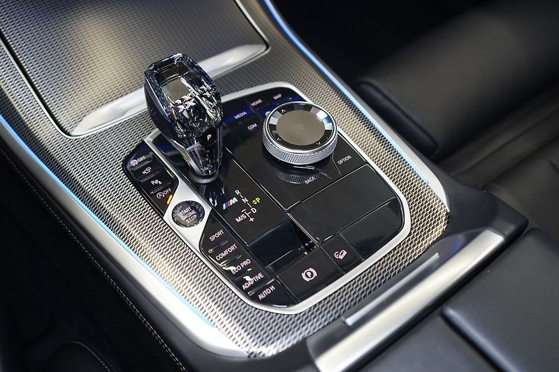 BMW X5 M50d, M Professional, Masáž - fotka 47 z 57