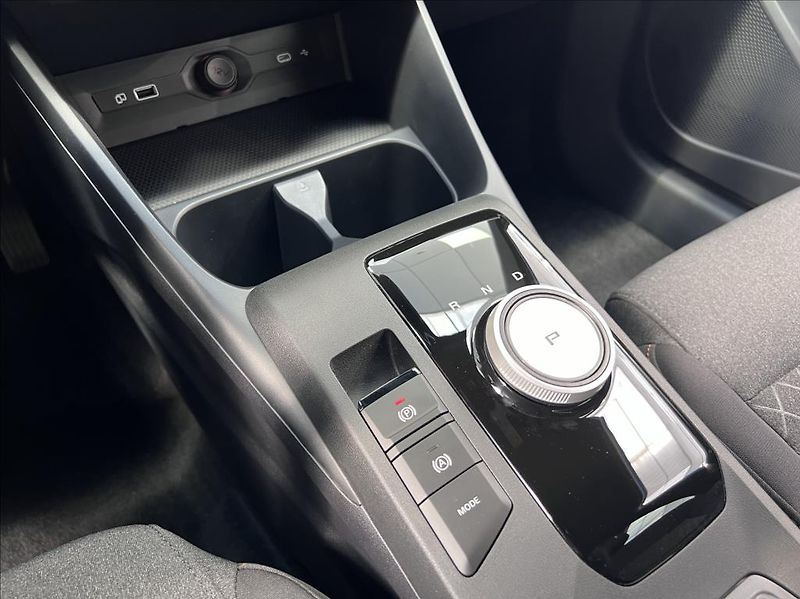 MG MG3 1.5 HYBRID+ Emotion 12tkm.ČR - fotka 8 z 10