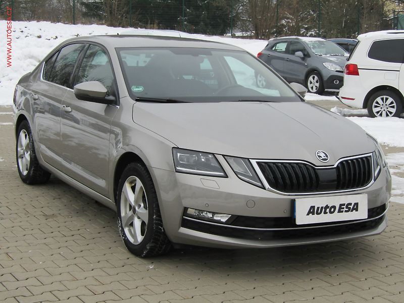 Škoda Octavia (2017) 2.0 TDi, ČR, L&K, DSG, LED - fotografie inzerátu