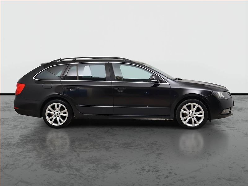 Škoda Superb (2015) Style 2.0 TDI, Navi, Xenony - fotka 6 z 22