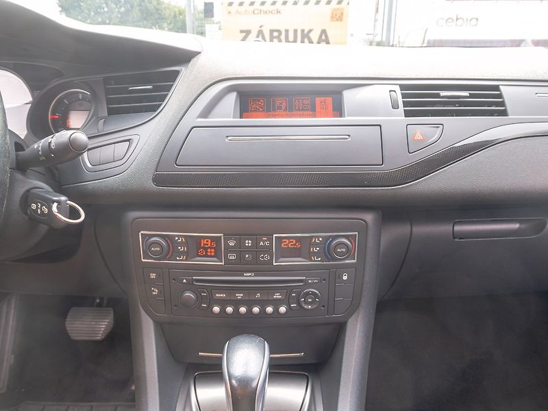 Citroën C5 (2008) 2.0HDI 100KW – PO SERVISU - fotka 21 z 41