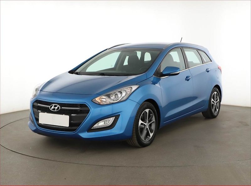 Hyundai i30 (2017) Weekend 1.6 CRDi, Serv.kniha - fotka 2 z 13