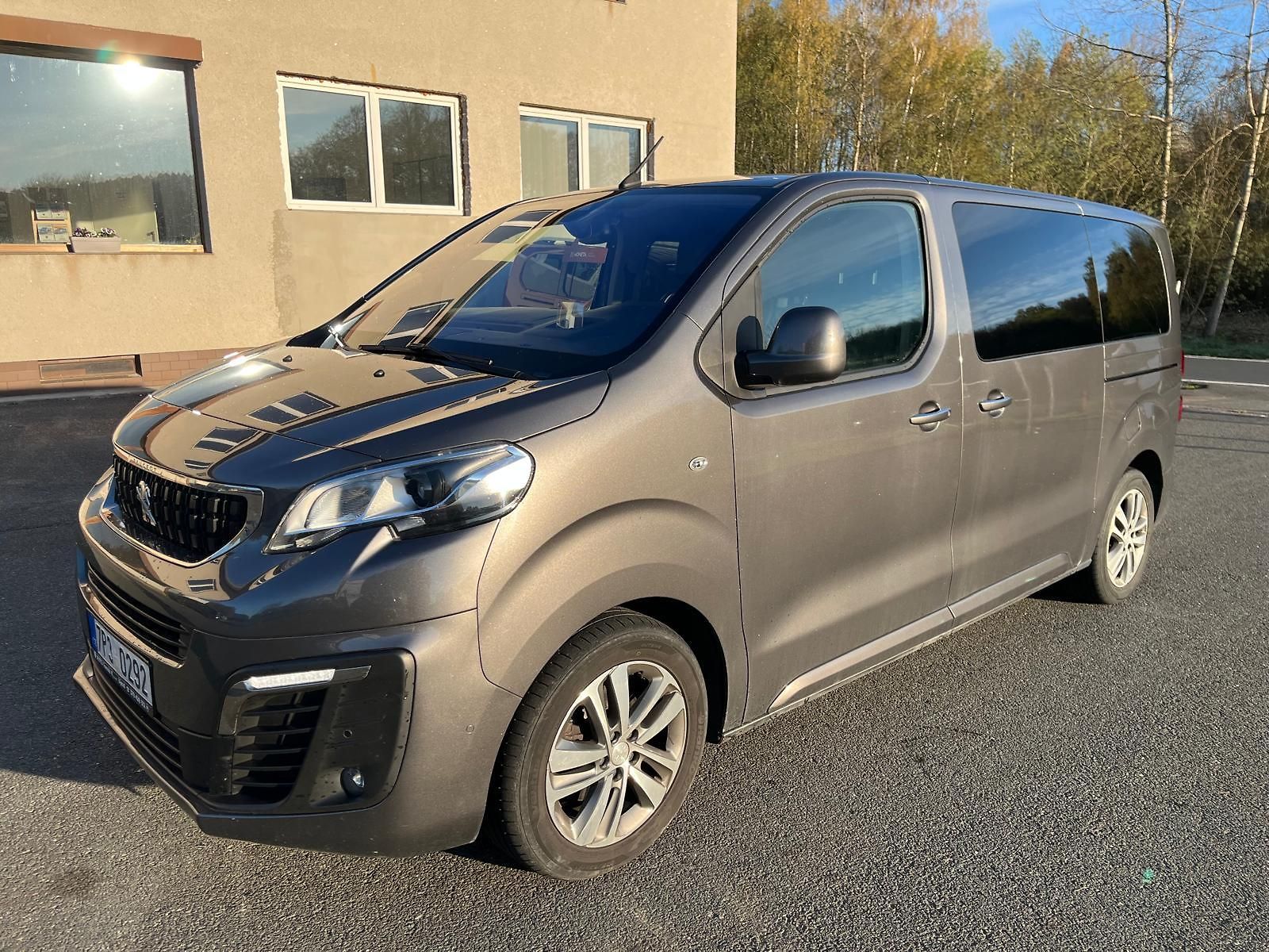 Peugeot Traveller Allure 2,0HDi AUT6 ČR