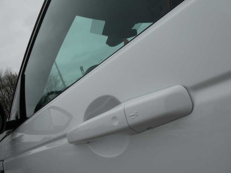 Land Rover Discovery Sport 2,0 Landmark D200 - fotka 42 z 44