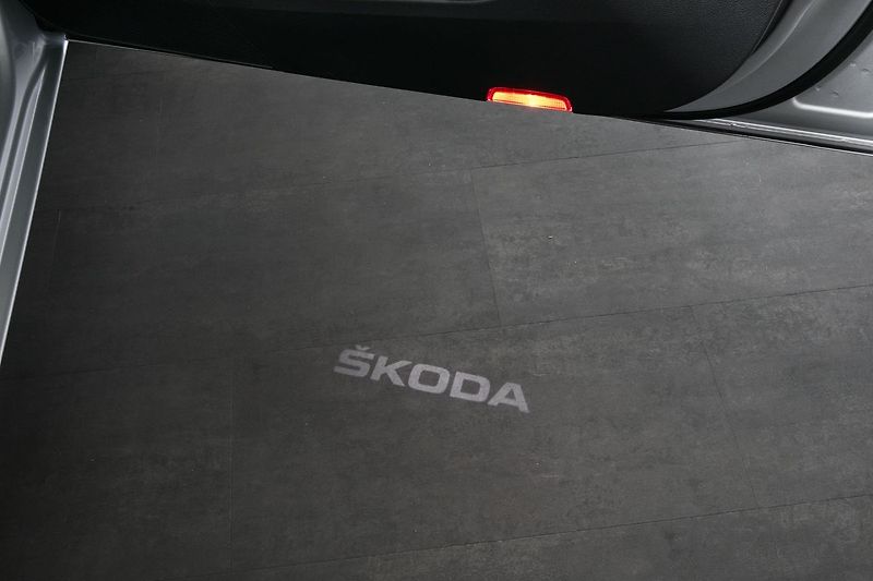 Škoda Superb 2.0TDI 147kW 4x4 DSG L&K Tažné - fotka 24 z 44