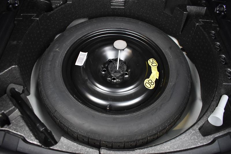 Land Rover Discovery Sport D180 S R-DYNAMIC*4WD*AT*KAMERA - fotka 33 z 35