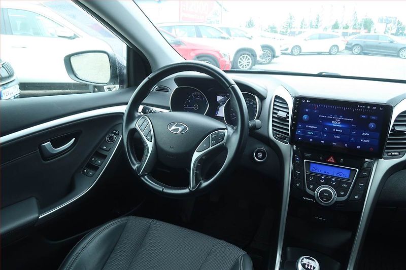 Hyundai i30 (2013) Style 1.6 GDI, Serv.kniha - fotka 7 z 17