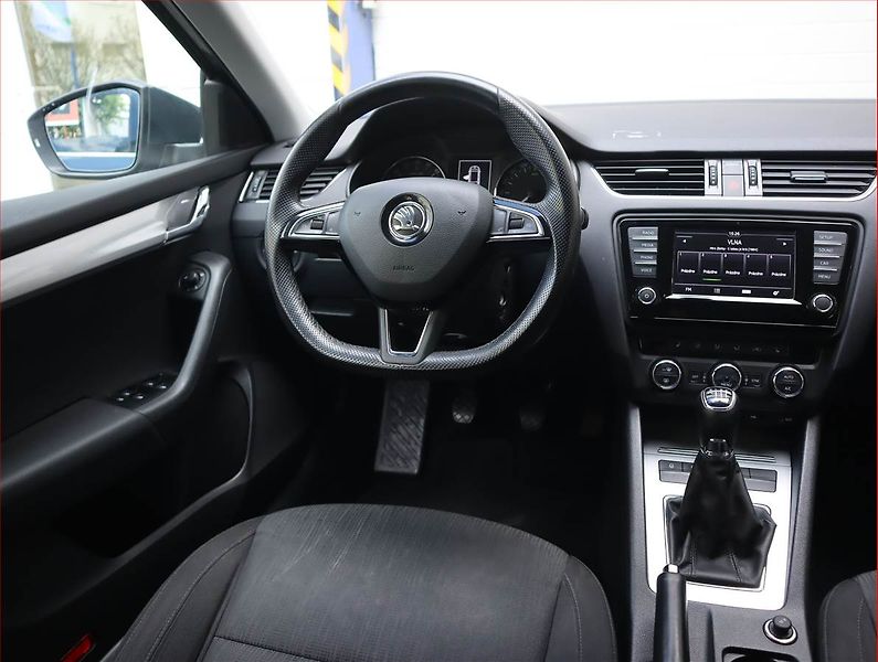 Škoda Octavia (2015) 2.0 TDI, Tempomat - fotka 7 z 18