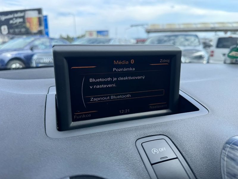 Audi A1 (2011) 1,2 TFSI 63 KW NOVÁ SPOJKA STK - fotka 29 z 50