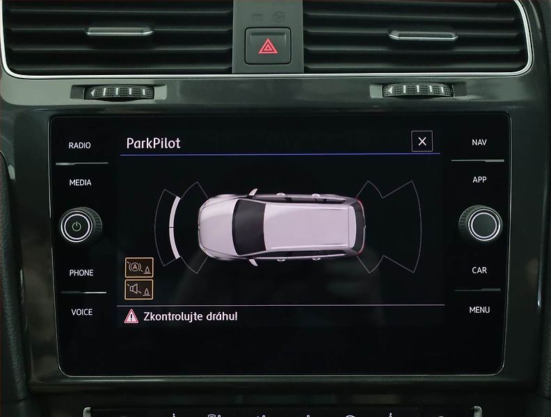 Volkswagen Golf (2019) 2.0 TDI, Navi, Tempomat - fotka 15 z 16