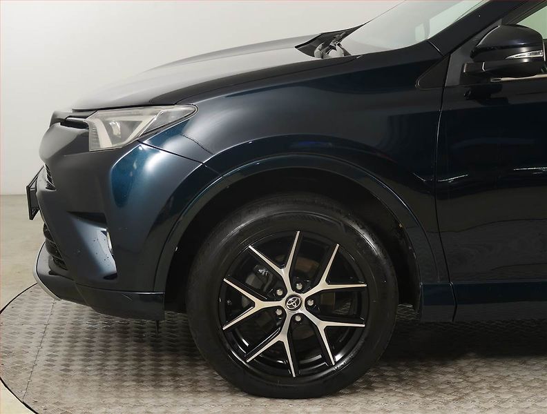 Toyota RAV4 (2018) Selection 2.0 D-4D, Serv.kniha - fotka 14 z 23