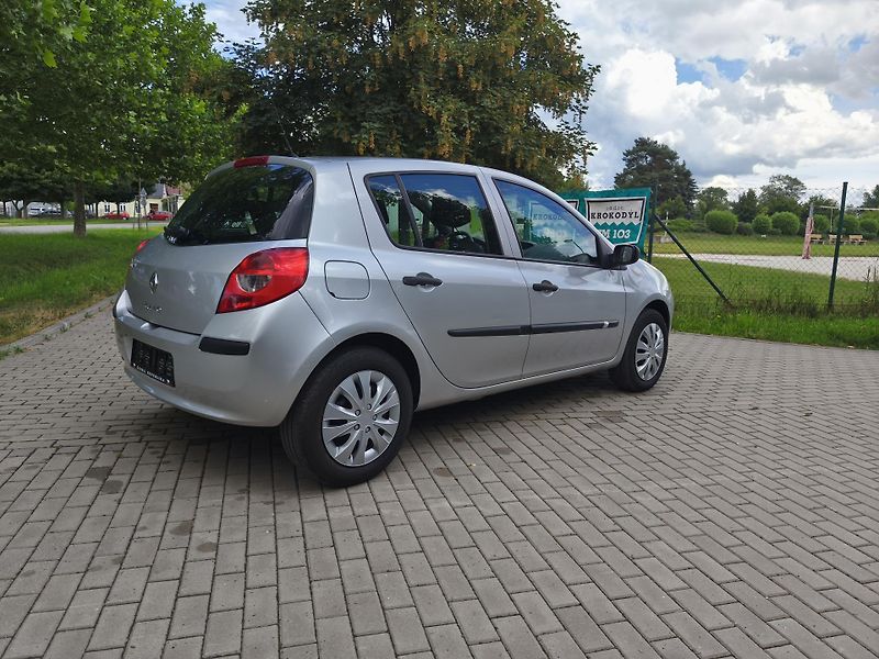 Renault Clio 1.2 confort- nové rozvody - fotka 10 z 23