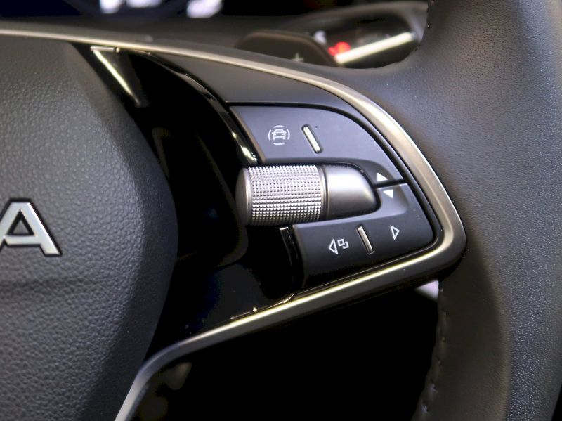 Škoda Superb (2025) LAURIN&KLEMENT 2.0TDI 142KW 4x - fotka 23 z 48