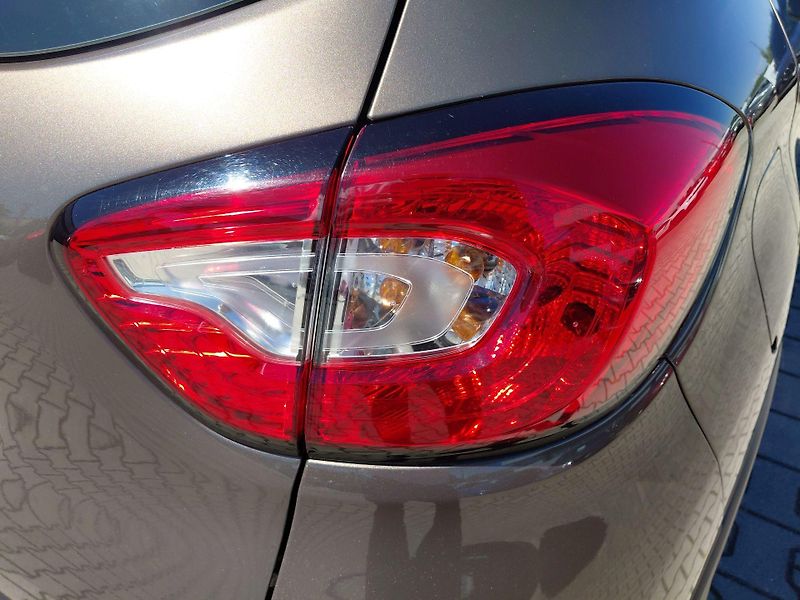 Renault Captur (2013) 1,5 DCi 66 kW LIMITED - fotka 12 z 23