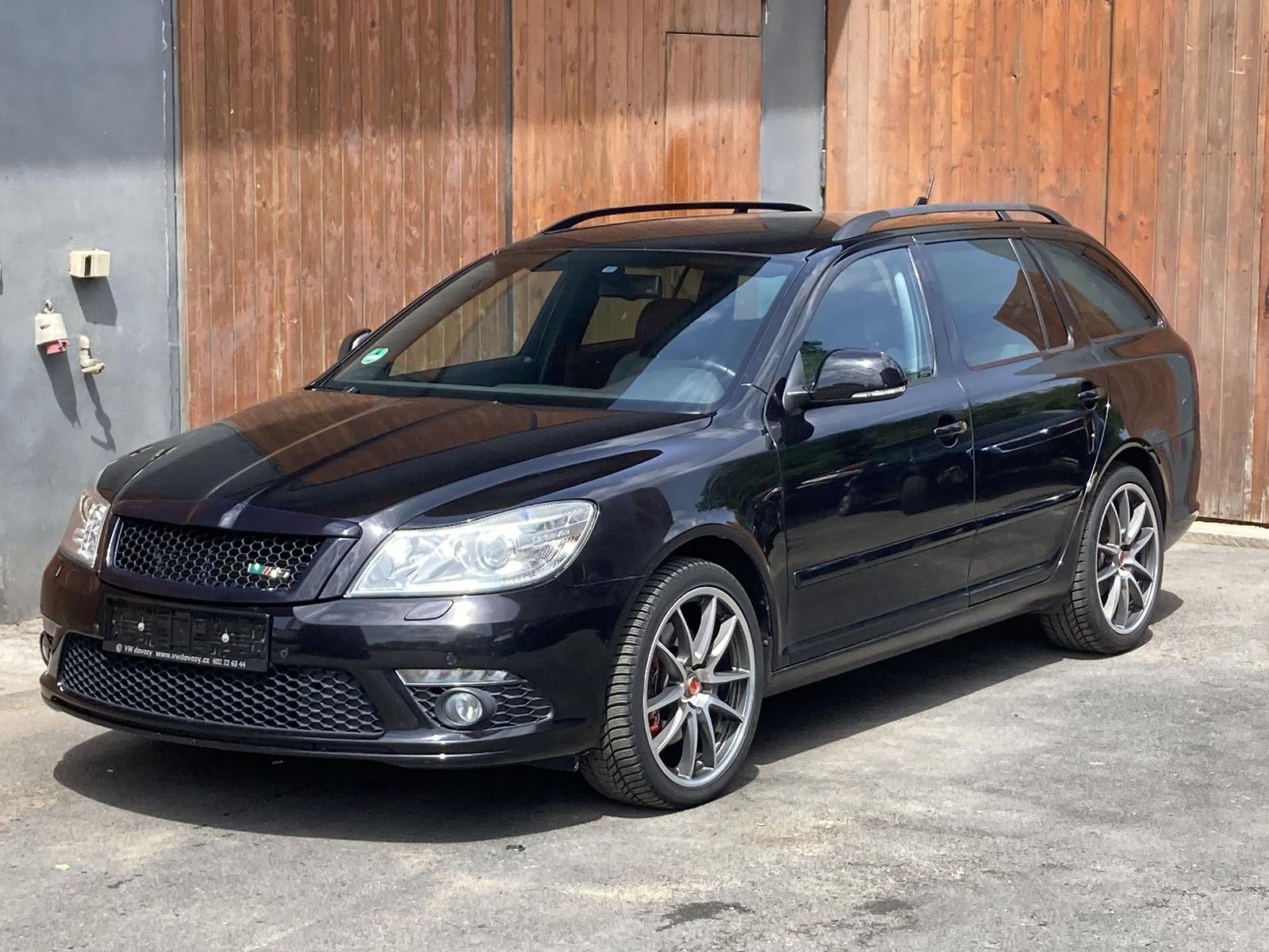 Škoda Octavia  RS 2,0TDi zánovní 18" alu kol