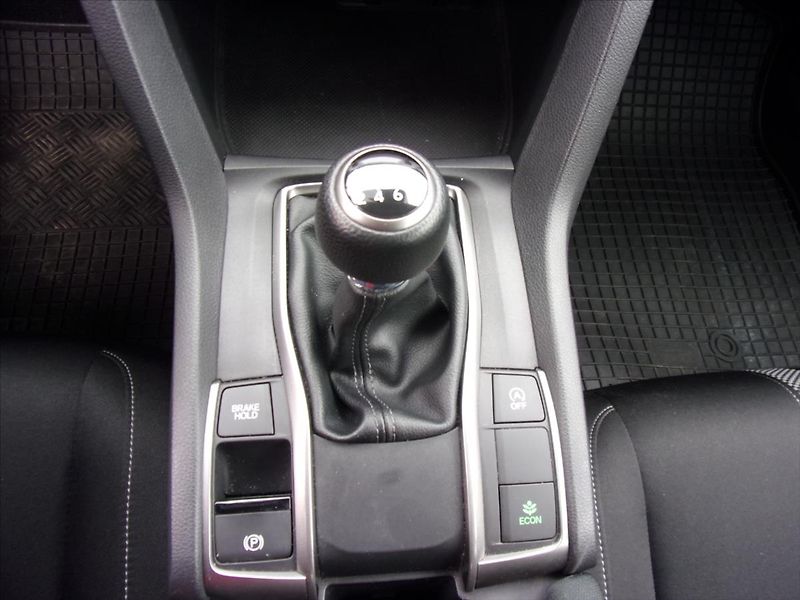 Honda Civic 1,0 i-VTEC Comfort 1maj. - fotka 20 z 25