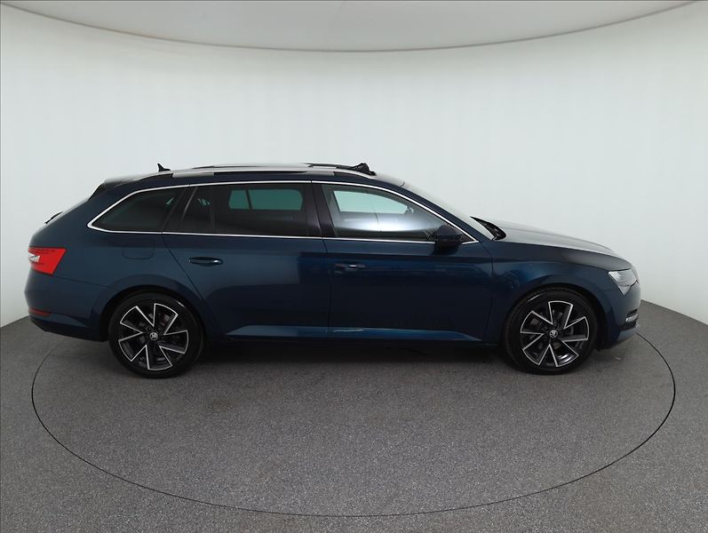 Škoda Superb 2,0 Style+, ACC, Virtual, Kame - fotka 8 z 25