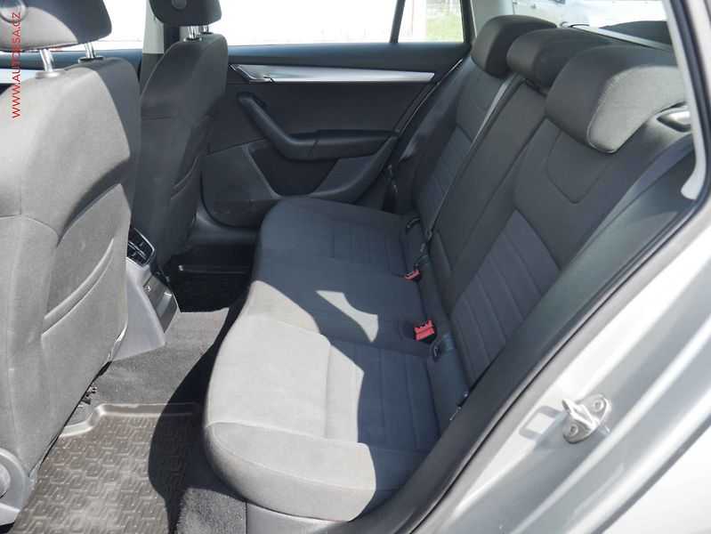 Škoda Octavia (2017) 1.4 TSi, ČR, Style - fotka 10 z 19