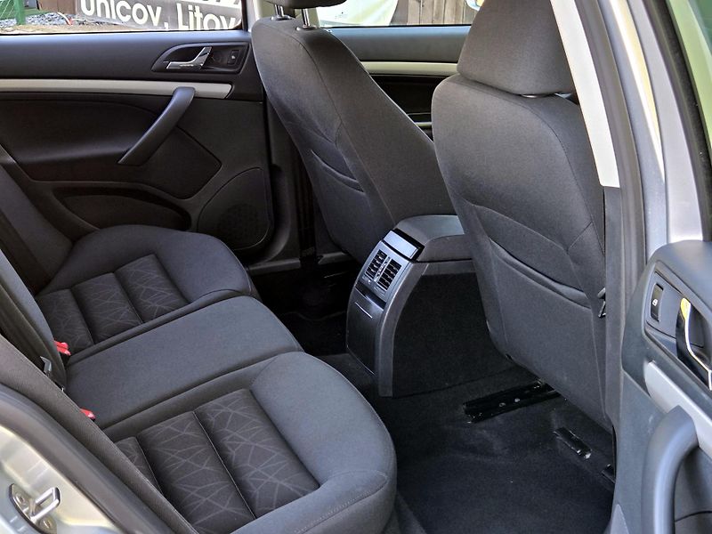 Škoda Octavia 1,2TSi Amb. *SERV.KNÍŽKA*      - fotka 21 z 39