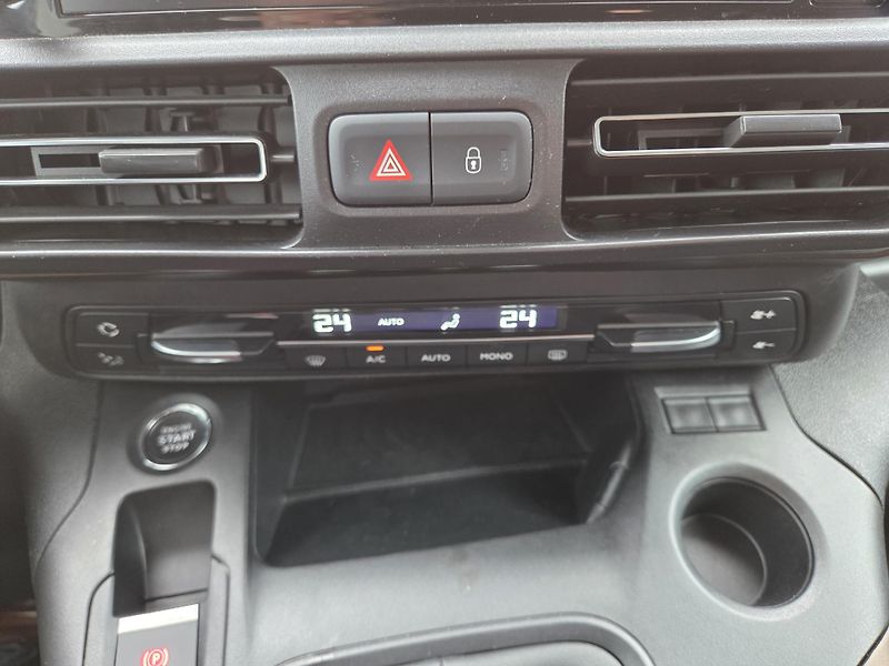 Peugeot Rifter (2020) 1.5 BHDi 130 LONG GTline MAN6 - fotka 18 z 32