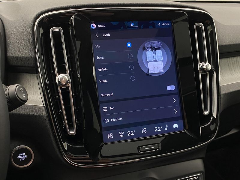 Volvo XC40 (2026) B3 AUT DARK ULTRA - fotka 59 z 66