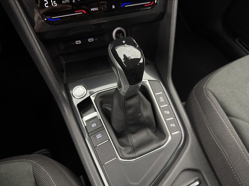 Volkswagen Tiguan 2,0 DSG DPH ACC NZTOP VC TAŽNÉ - fotka 29 z 49