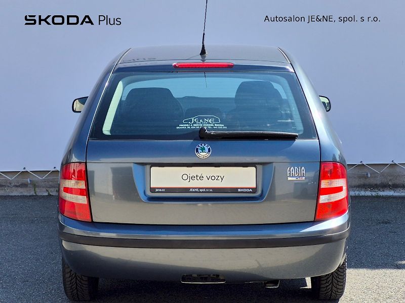 Škoda Fabia (2006) Ambiente 1.2 HTP 47kW Combi - fotka 9 z 22