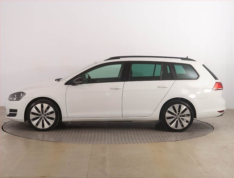 Volkswagen Golf (2015) 1.6 TDI, Tempomat - fotka 3 z 16