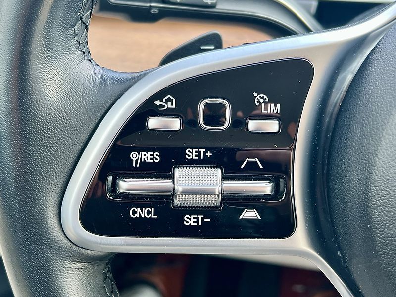 Mercedes-Benz GLE (2021) 400 d 4M AMG Line - fotka 20 z 29
