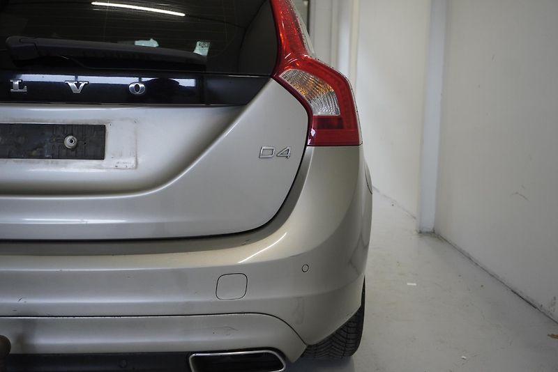 Volvo V60 D4 AUTOMAT - fotka 9 z 29