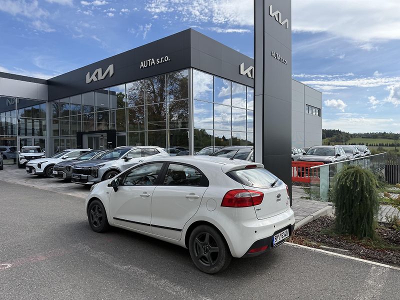 Kia Rio 1.2CVVT 63kw - fotka 7 z 9