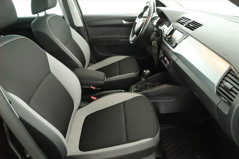 Škoda Fabia (2015) Ambition 1.2 TSI, Automat - fotka 7 z 14