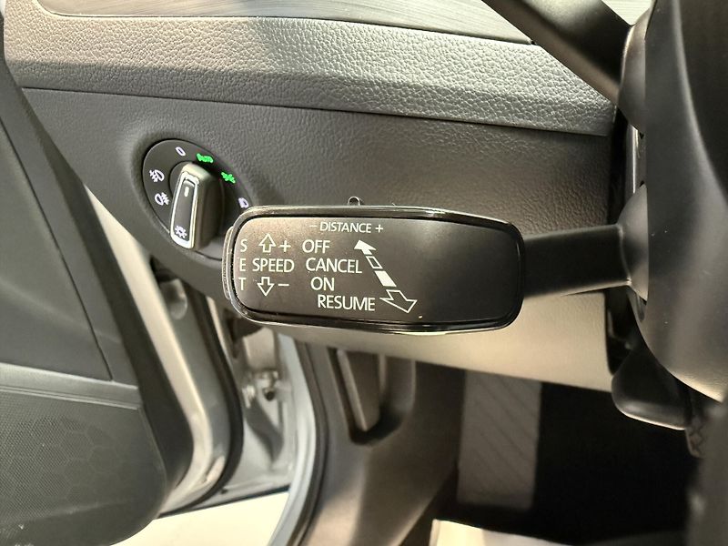 Škoda Superb 2.0 TDI 147kW Style Combi DSG - fotka 8 z 14