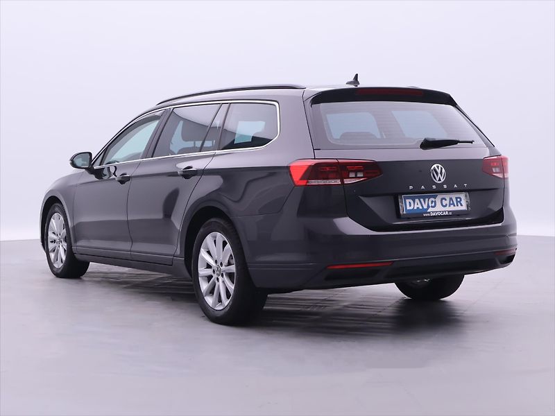 Volkswagen Passat 2,0 TDI DSG Virtual Business - fotka 5 z 36