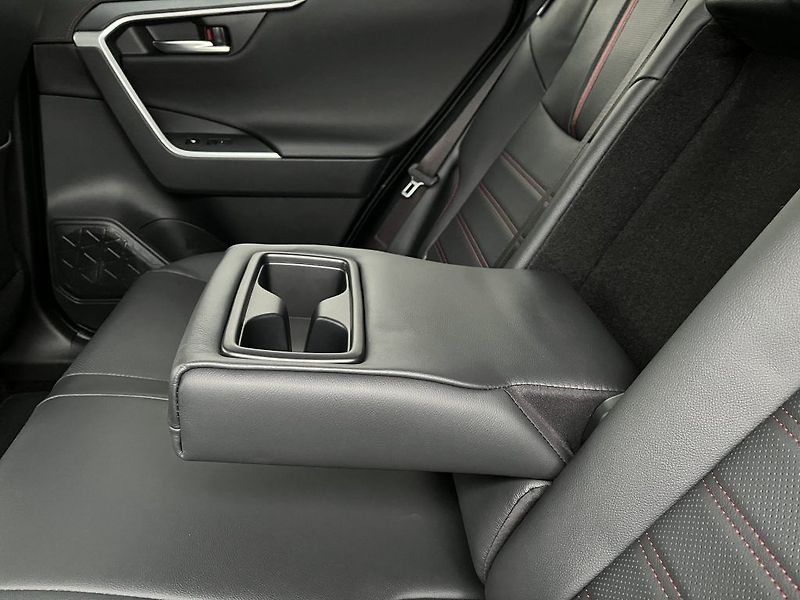 Toyota RAV4 2.5 TNGA PHEV Executive JBL - fotka 9 z 28