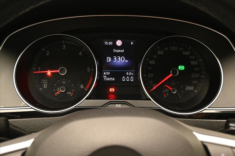 Volkswagen Passat 2,0 TDI 110 kW DSG Elegance Zá - fotka 16 z 33
