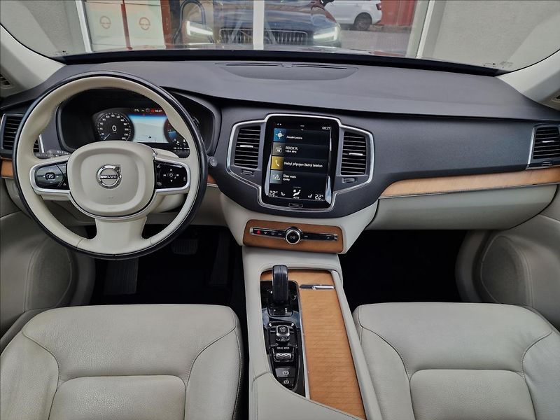 Volvo XC90 B5 AWD Momentum Pro Auto,1Maj - fotka 24 z 50