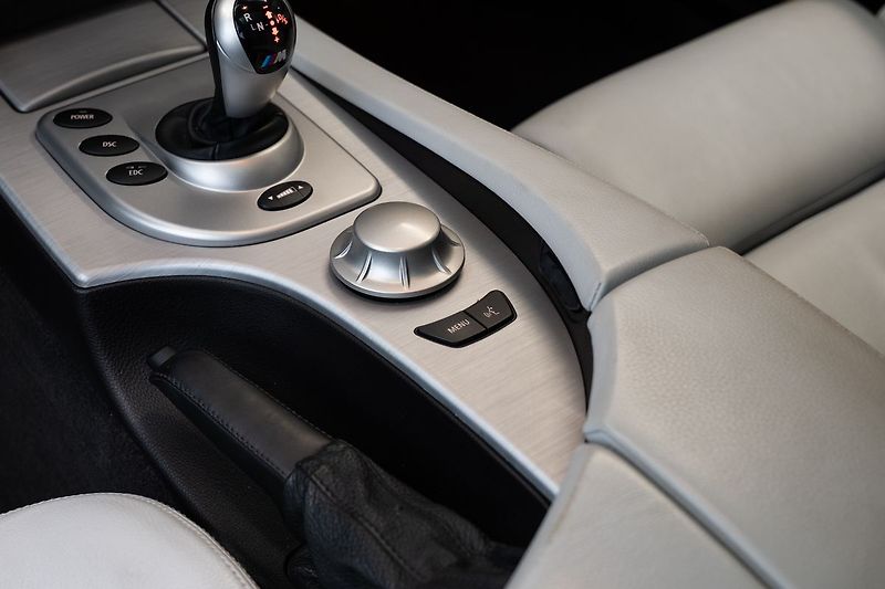 BMW M5 V10/SMG/CarPlay/Kamera - fotka 20 z 28