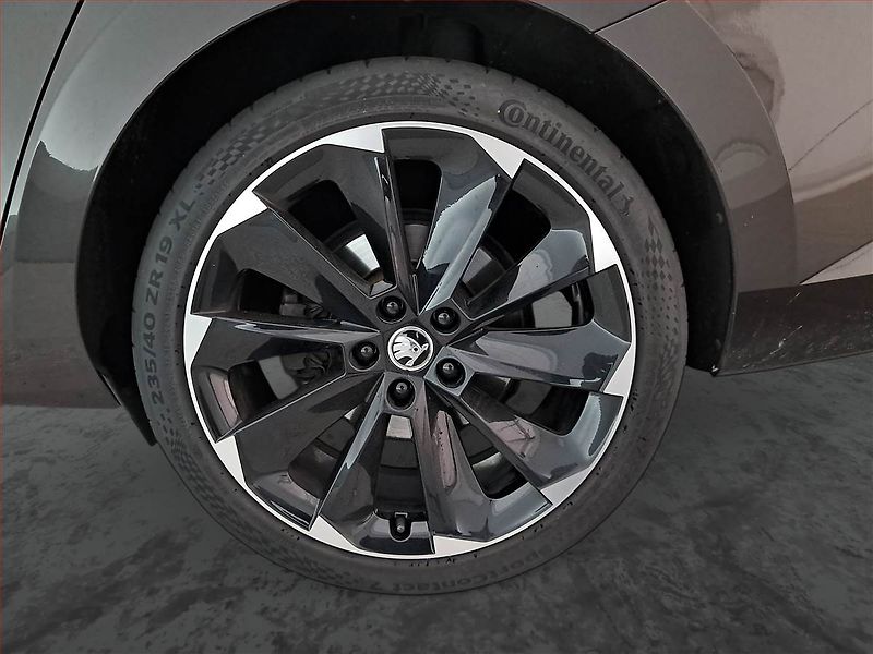 Škoda Superb (2020) Style 2.0 TDI - fotka 15 z 25