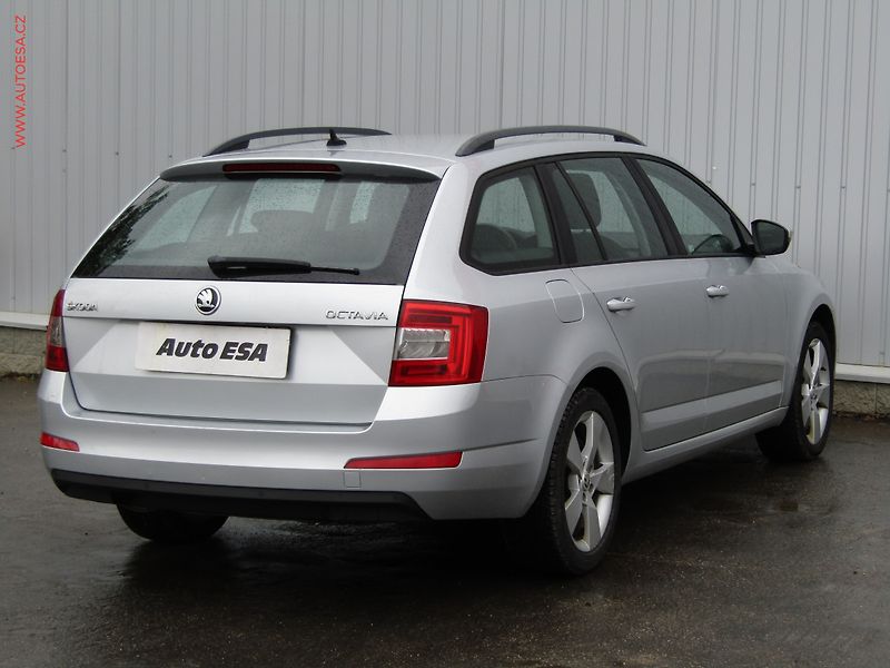 Škoda Octavia (2015) 2.0 TDi, ČR, DSG, bixen - fotka 4 z 21