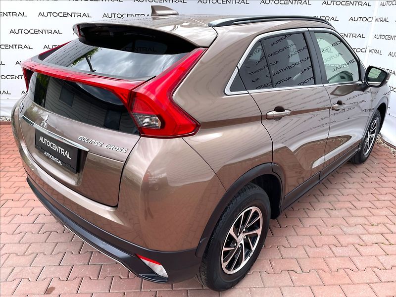 Mitsubishi Eclipse Cross 1,5 T-MIVTEC,120kW,serv.kn. - fotka 9 z 23