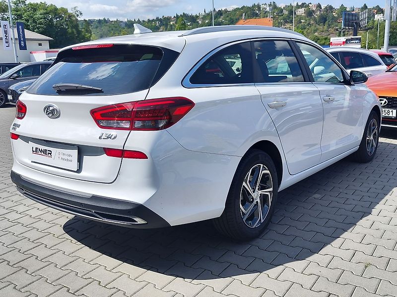 Hyundai i30 1.0 T-GDI/88kW Smart Navi DCT - fotka 5 z 33