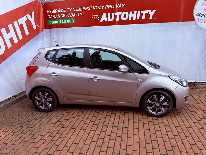 Hyundai ix20 1.6 Comfort, Navi, AutoAC - fotka 5 z 26