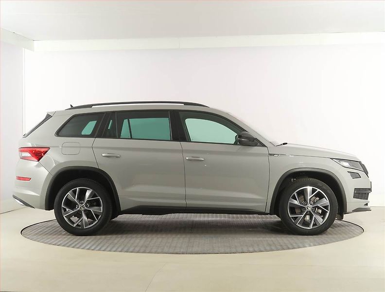 Škoda Kodiaq (2021) Sportline 2.0 TDI, digi klima - fotka 6 z 30