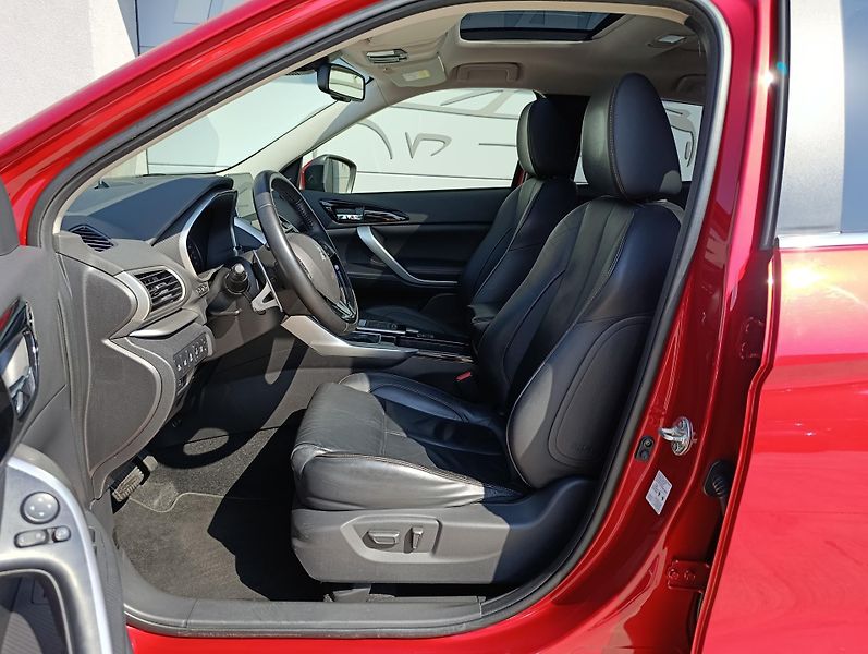 Mitsubishi Eclipse Cross 1.5T-MIVEC INSTYLE ČR  - fotka 10 z 35