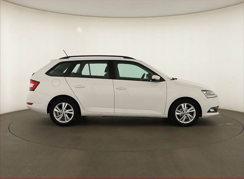 Škoda Fabia (2021) Style 1.0 TSI, ČR,1.maj - fotka 6 z 14