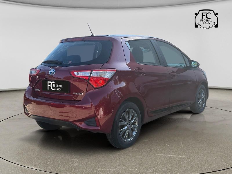 Toyota Yaris  1.5 Hybrid e-CVT Selection Sm - fotka 5 z 10