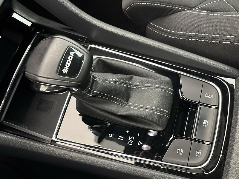 Škoda Karoq SportLine DSG - fotka 20 z 28